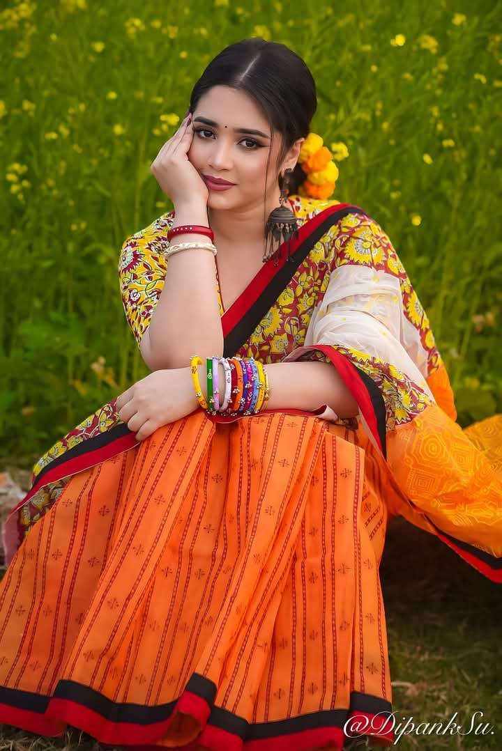 🧡 পহেলা ফাল্গুনে রঙিন সৌন্দর্য!