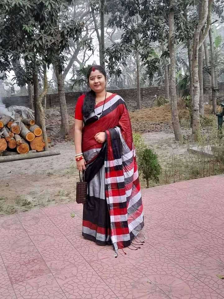 সাতকাহন শাড়ী